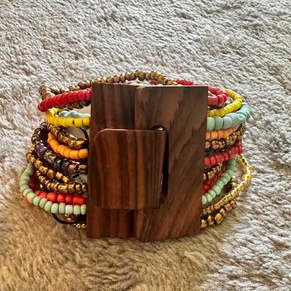 Pink House Style Stretch Bracelet Glass Beads Wood Buckle NWT - Picture 1 of 1